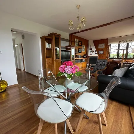 Entre Dos Playas Tapia *